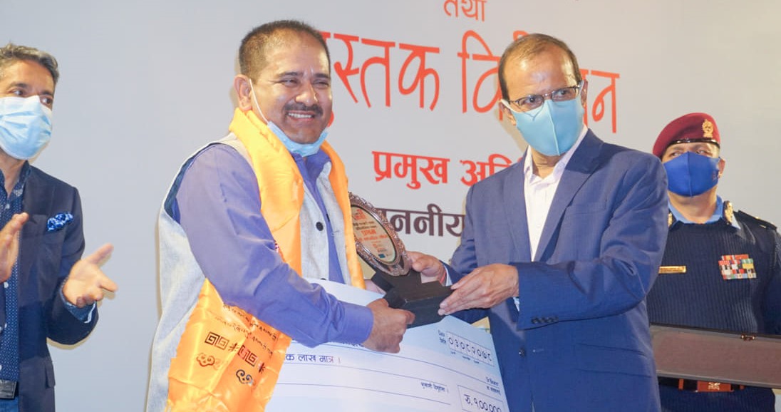 डिसहोम १२खरी कथा लेखनमा मनोजादित्य प्रथम, अरु कसले जिते पुरस्कार ?